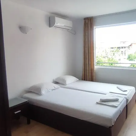 Къща За Гости Равда 3* ラヴダ