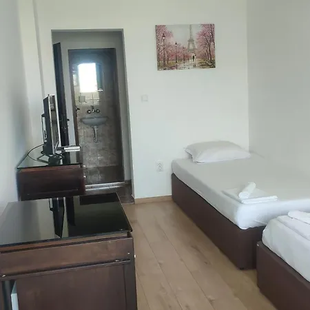 Къща За Гости Равда 3* ラヴダ