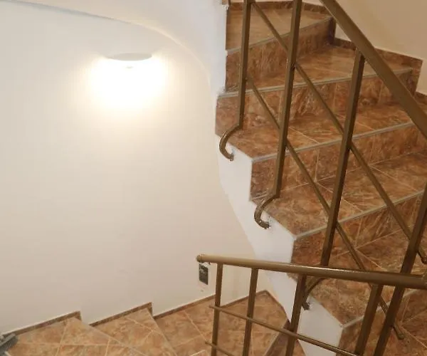 Къща За Гости Равда