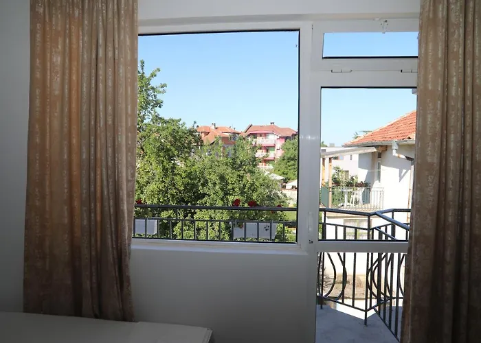 Къща За Гости Равда 3* רבדה