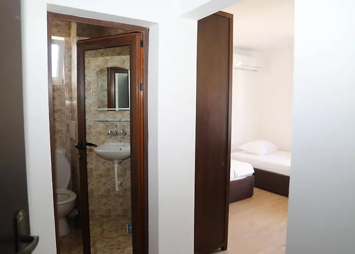 Къща За Гости Равда בית הארחה רבדה