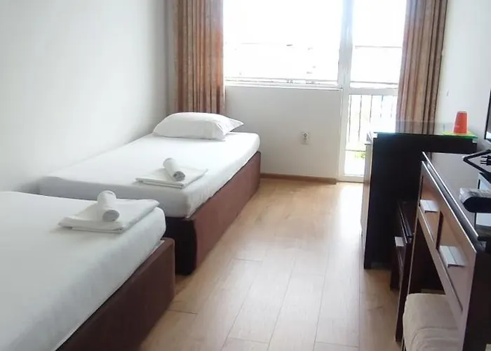 Къща За Гости Равда בית הארחה