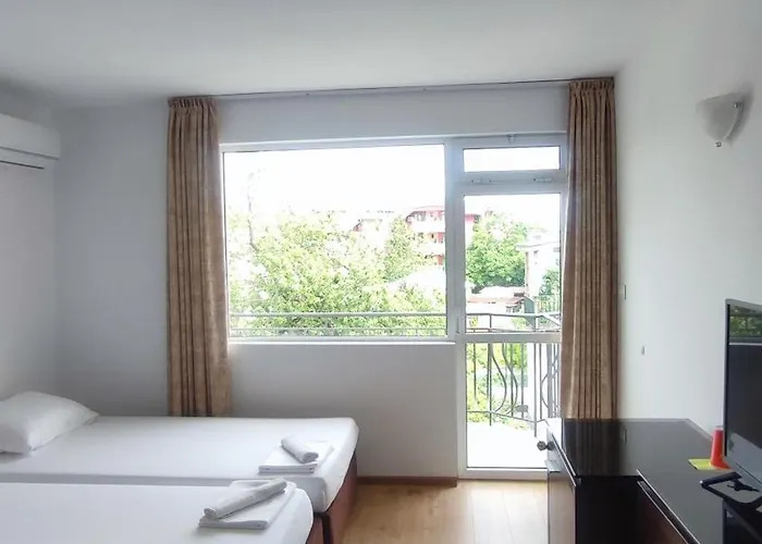 Къща За Гости Равда בית הארחה רבדה