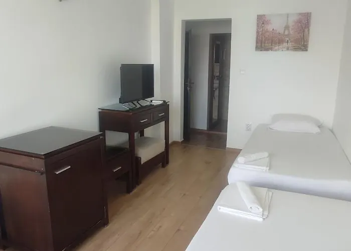 Къща За Гости Равда 3*